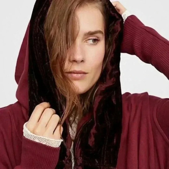 FREE PEOPLE WESTWOOD VELVET TRIM BURGUNDY CARDIGAN WITH HOOD OVERSIZED SIZE XS - Picture 4 of 11